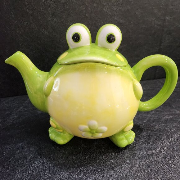 Burton and Burton. Toby The toad teapot. Ceramic beverage frog. - Picture 1 of 8